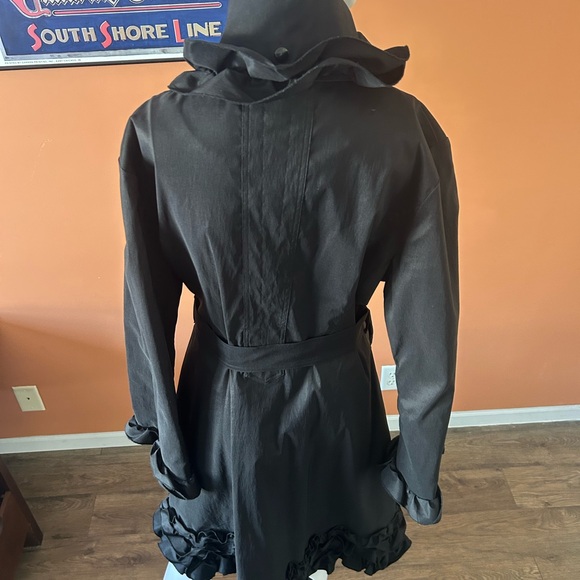 SAMUEL DONG black ruffled belted trench coat - Picture 10 of 10